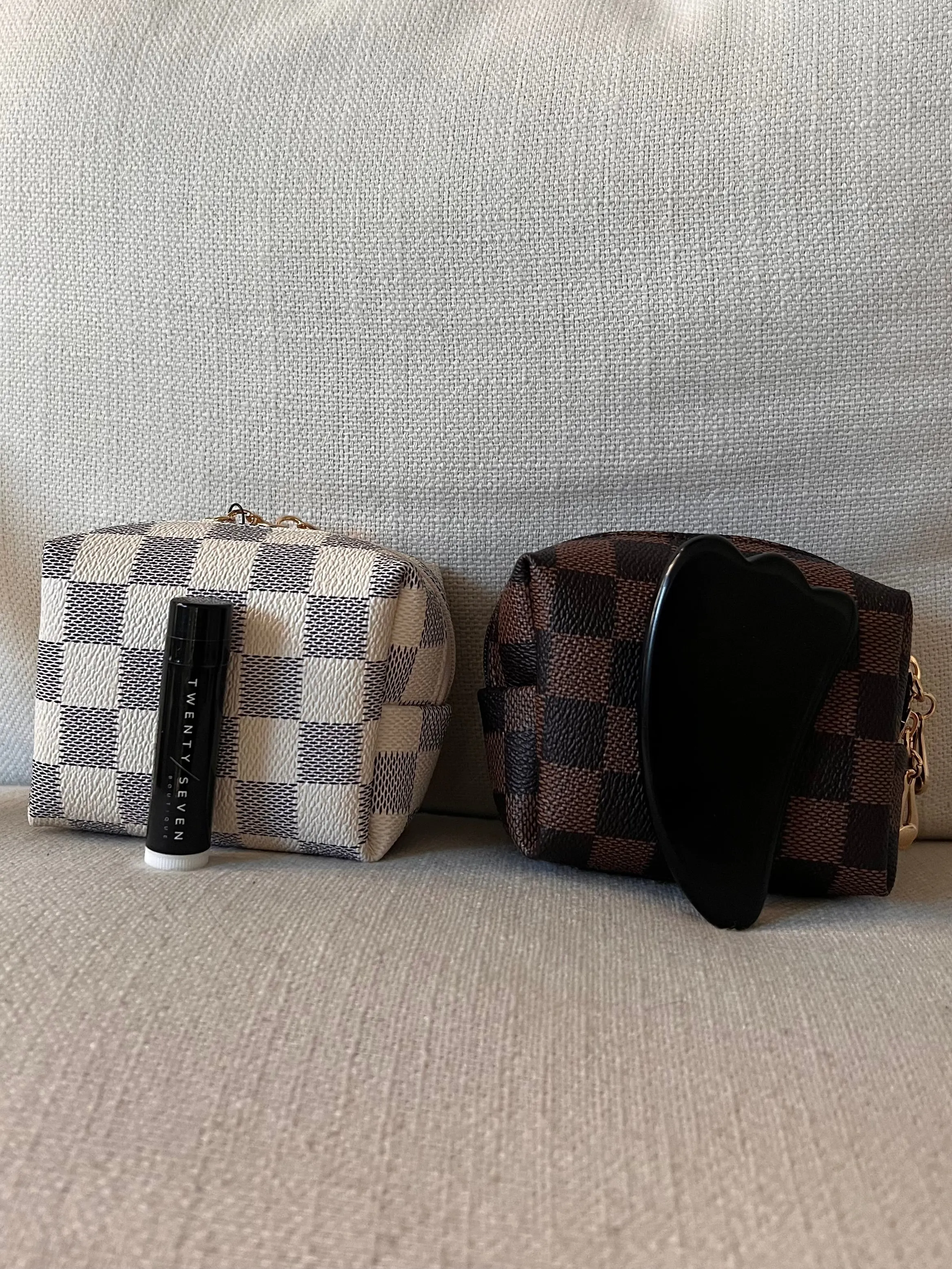 27 Small Checkered Pouch