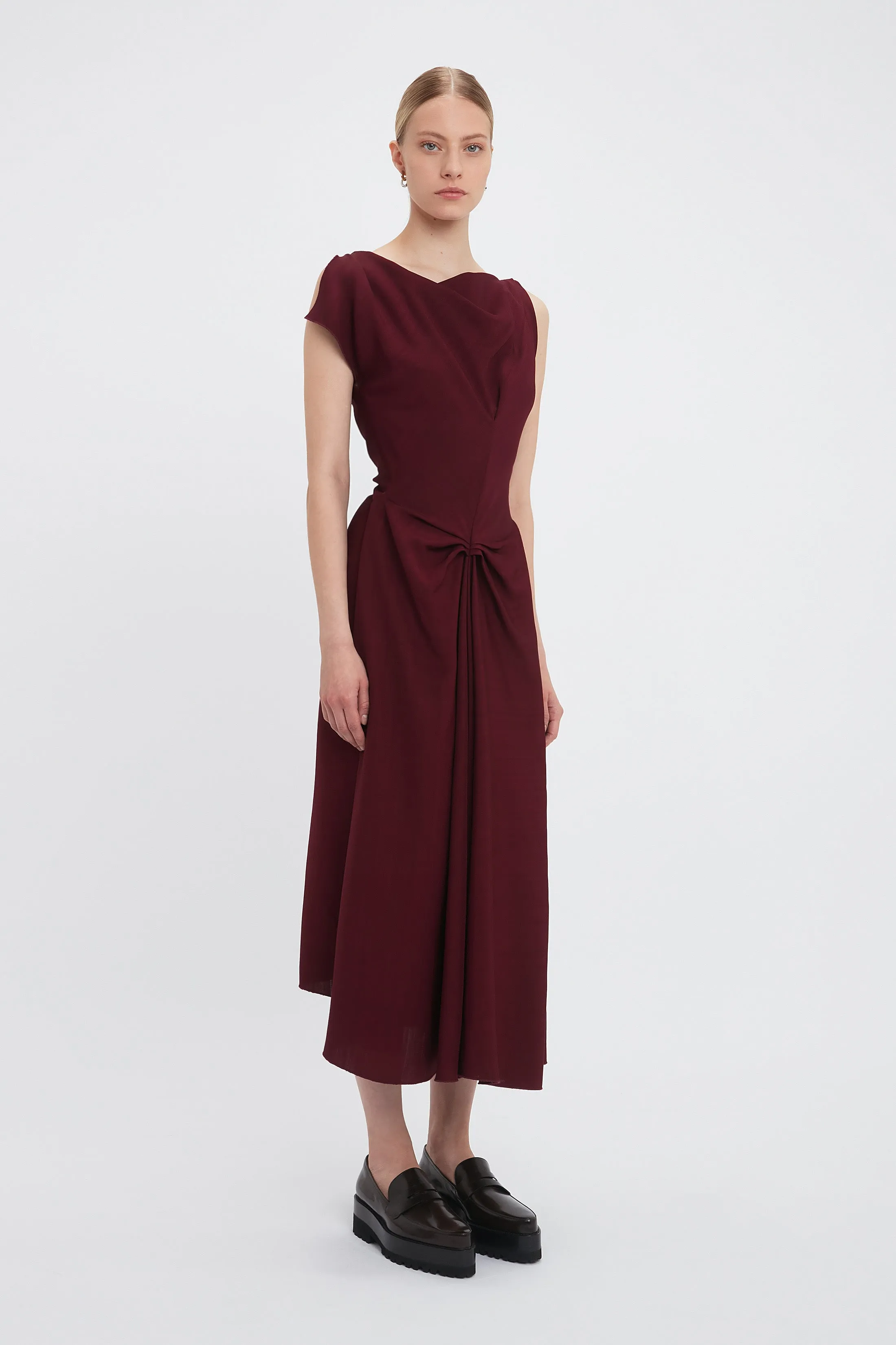 Deconstructed Gathered Waist Midi Dress In Port