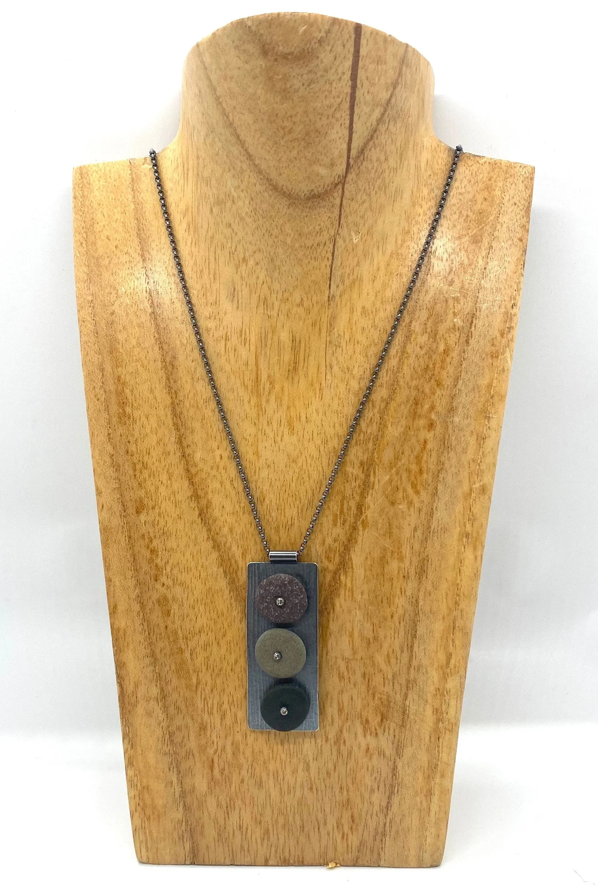 Wood grain rock pendant stoplight