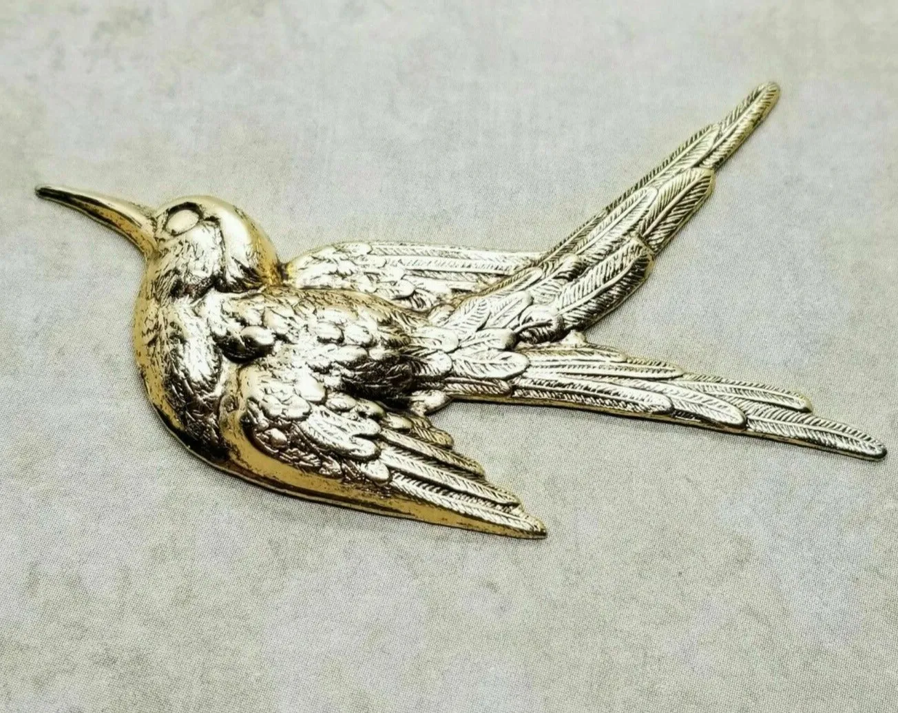 X Large Brass Hummingbird Stamping x 1 - 6564RAT.